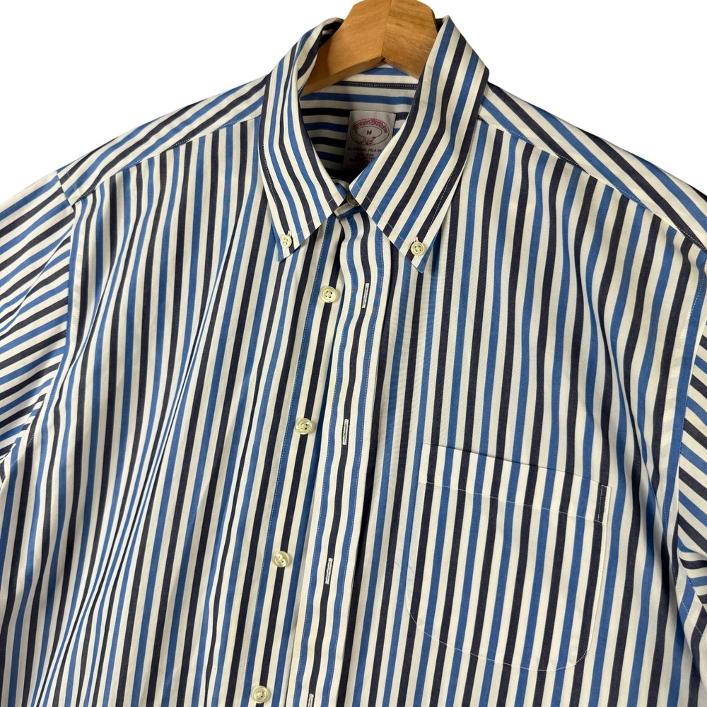 Brooks Brothers 346 Mens Medium Blue White Striped Short Sleeve Non-Iron Shirt